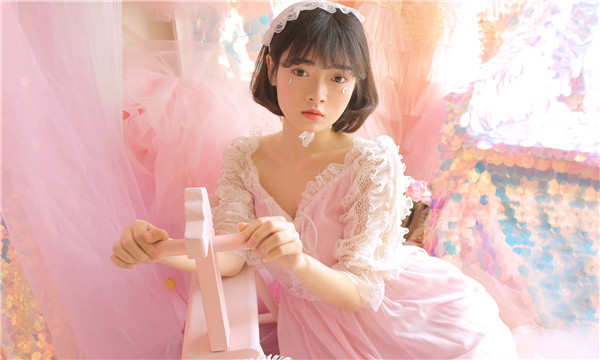 高安供卵试管代怀生子多少钱？这一直是很多不孕不育家庭关注的话题。在中国，不孕不育的发生率越来越高，根据《中国不孕不育现状调研报告》显示，育龄夫妇的不孕不育率从20年前的3%增长至现在的12.5%-18.2%，患者人数高达6000万以上。在这样的背景下，许多家庭通过供卵试管来实现自己的生育梦想。那么，供卵试管代怀生子的费用到底是多少呢？